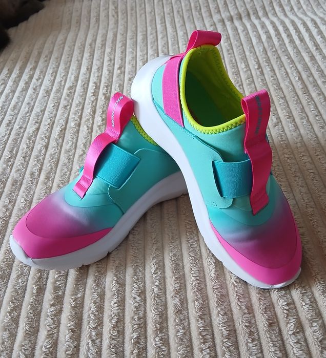 Продам оригінальні дитячі/підліткові кросівки Skechers GO RUN Fast Slip-on