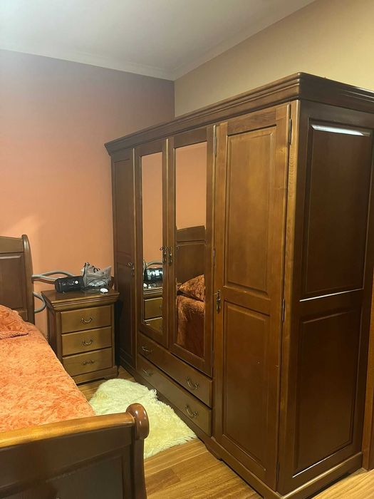 Quarto de casal completo em madeira maciça