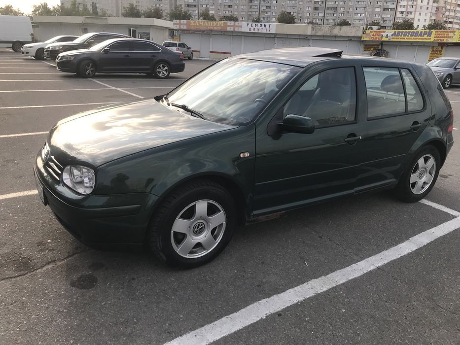 Продається Гольф 4, комплектація вогінь, триспицевий руль, люк і тд, пригнаний з Німеччини в 21ому році, далі один власник, технічно все зроблено, був невелкий удар сзаду, візуально є питання, подробиці за телефоном
Адекватний торг можливий
Якщо є питання дзвоніть