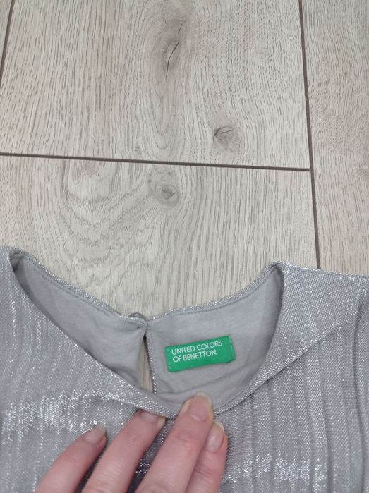 Сукня срібна святкова Benetton  / 7-8 р. 128/134
