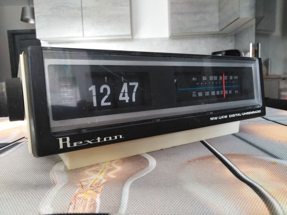 Radiobudzik zegar klapkowy flip-clock uhrenradio rexton