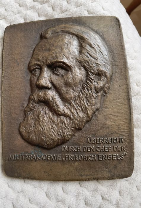 Engels. Plakietka mosiężna okazja