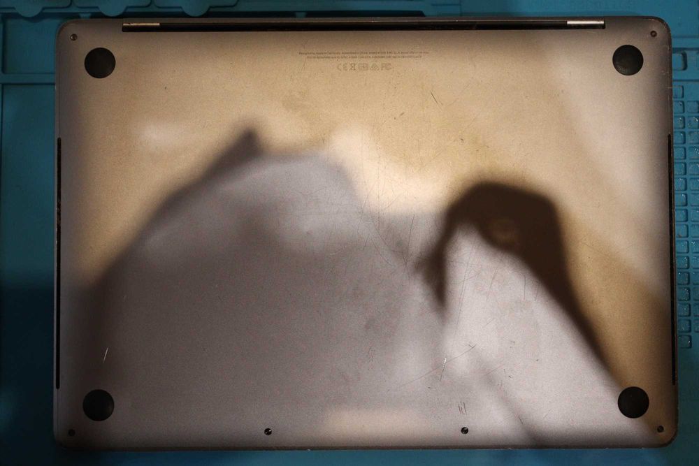 MacBook Pro A1989 (EMC 3214) na części / do naprawy