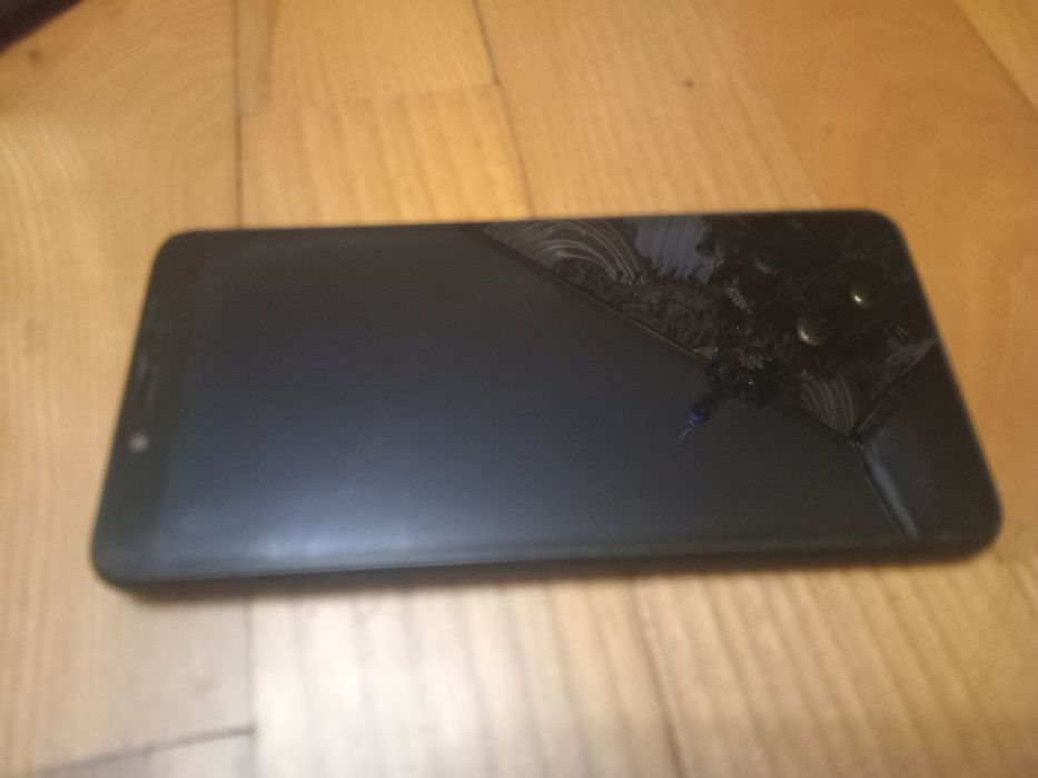 Продам redmi 6а на запчастини