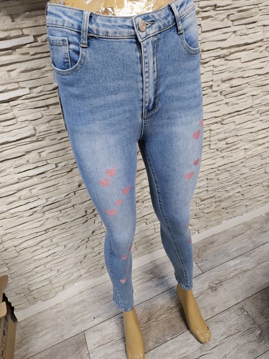 Nowe z metką przepiękne spodnie jeansowe w serduszkami Only one day ro