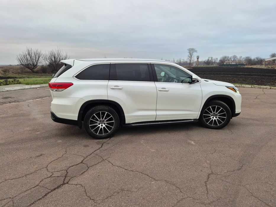 Продам Toyota Highlander