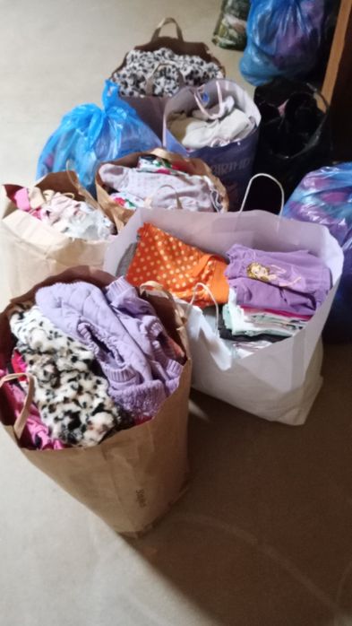 Paka ubrań dla dziewczynki rozmiar 98