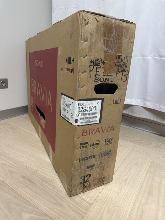 SONY KDL32S4000 +подставка +пульт +коробка