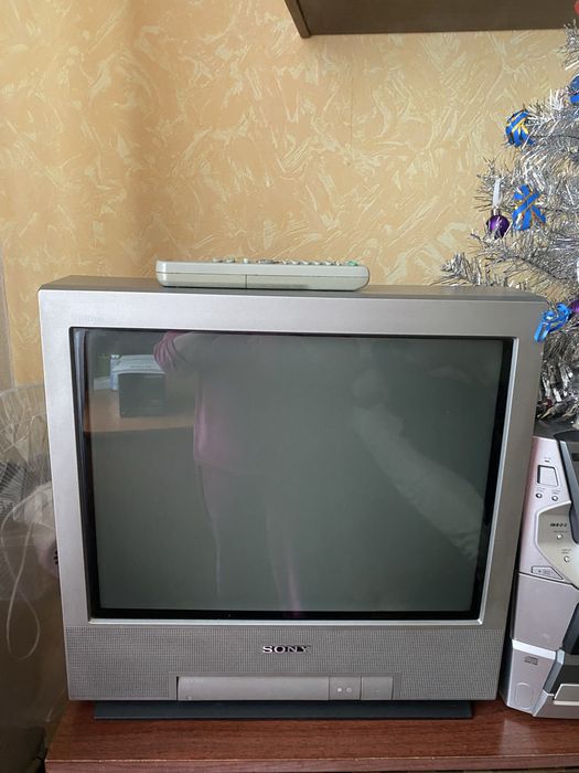 Продам телевізор БУ Sony Trinitron