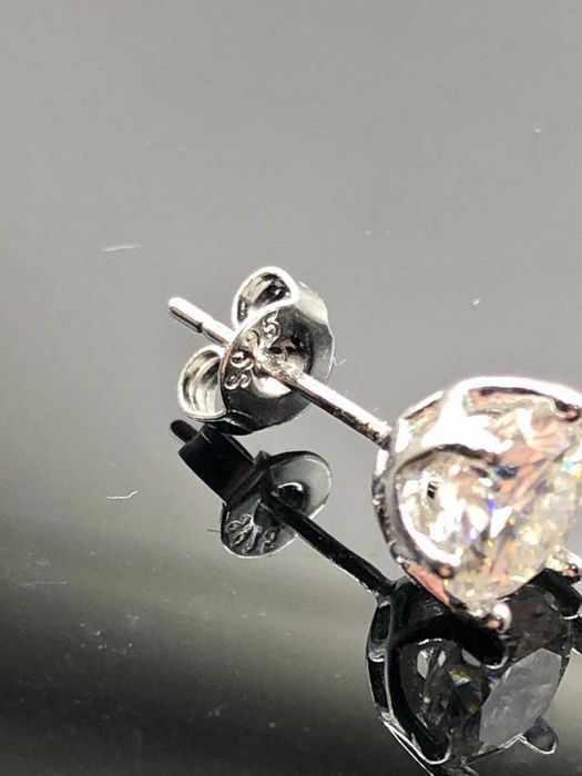 Серьги серебро с чистым муассанитом 2.0 карат