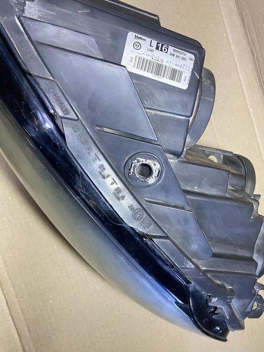 Фара фольксваген  Passat В7