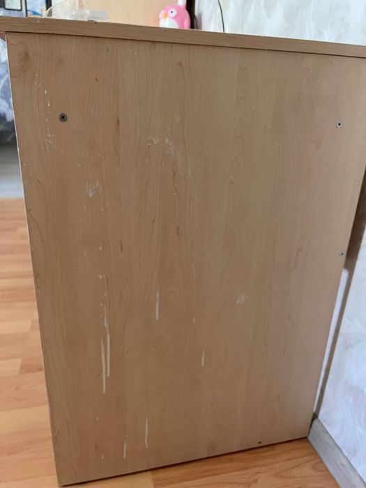 Шкаф зі столом в гарному стані.