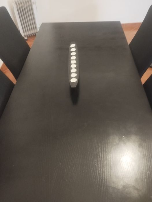 Conjunto mesa e cadeiras