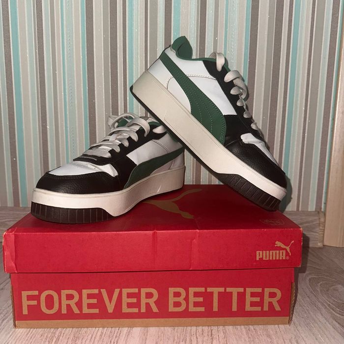 Кросівки "Puma Carina Street"