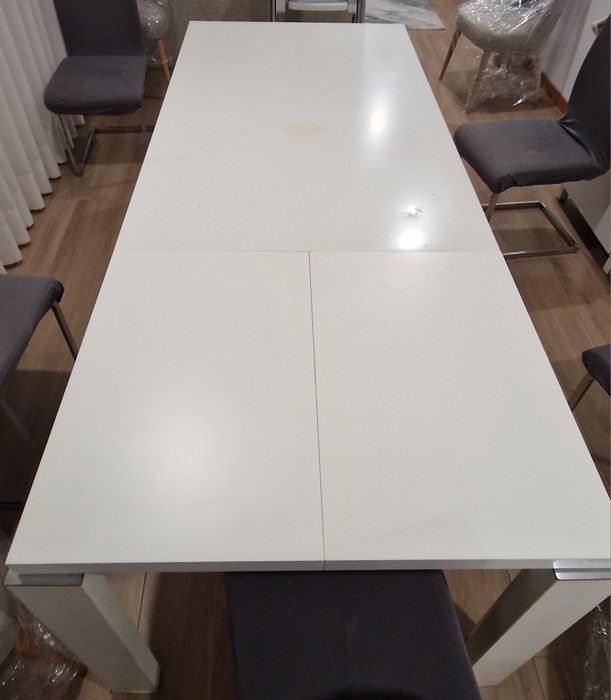 Mesa de refeição extensível branca