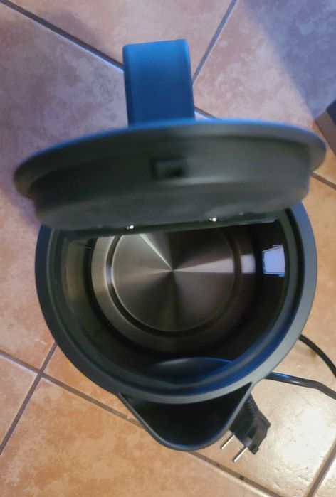 Електрочайник PHILIPS чорний 1,7 л знімний фільтр 2200 Вт захист