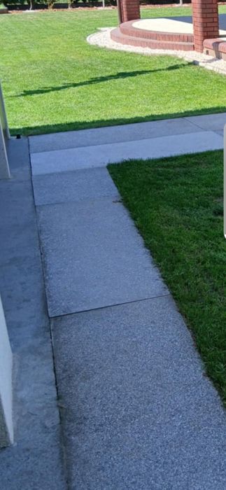 Odpady kamienne  na ścieżkę