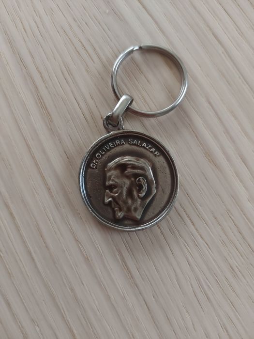 Porta chaves da época do Estado Novo.