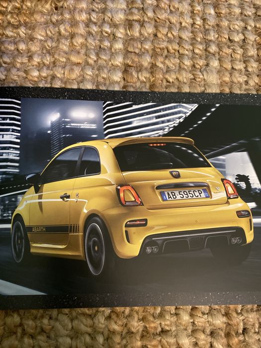 Catálogo gama Abarth 595. Versão em italiano, muito bom. Fiat