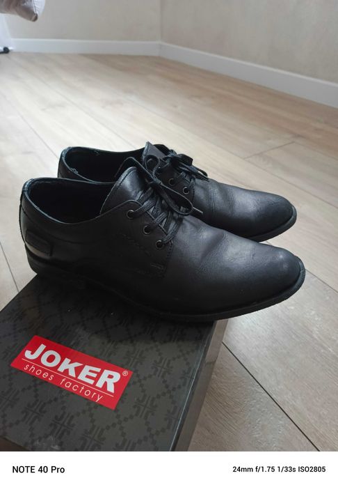 Buty eleganckie męskie/ chłopięce 40