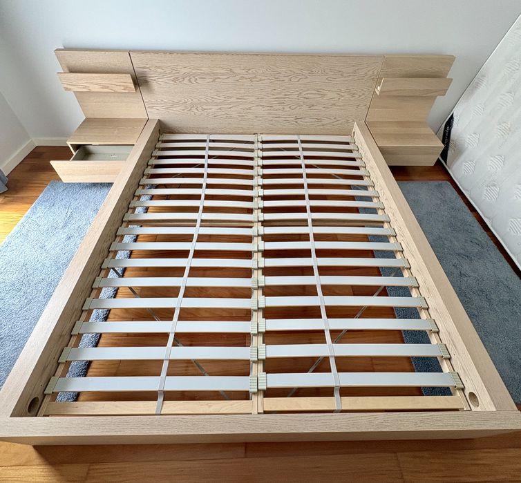 Cama de casal Malm Ikea + mesas + estrado + colchão