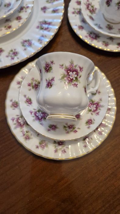 Royal Albert Sweet Violets