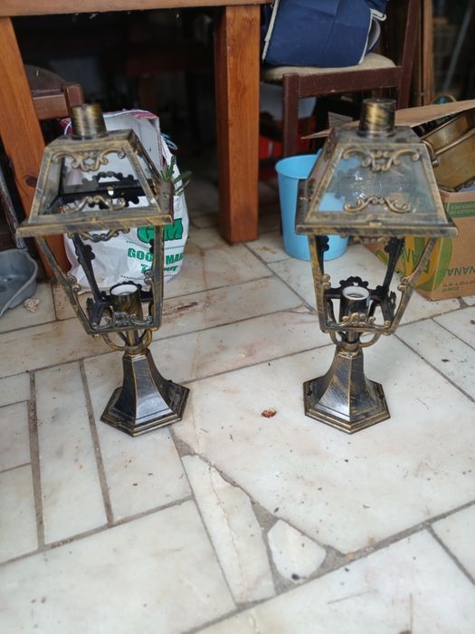 Par de candieiros eléctricos em metal nunca usados