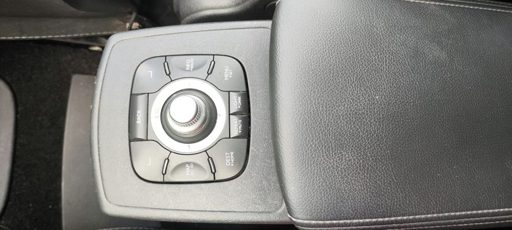 Renault Scenic 1.5 DCI Bose Edition

-Ano 2012
-Motor 1.5 DCI (rápido