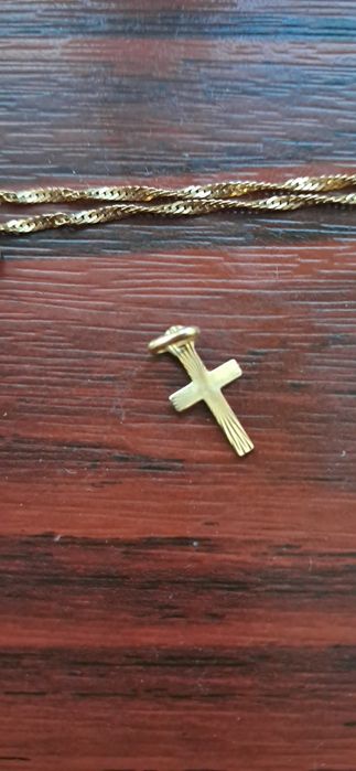 SPRZEDANY Złoty łancuszek z krzyżykiem