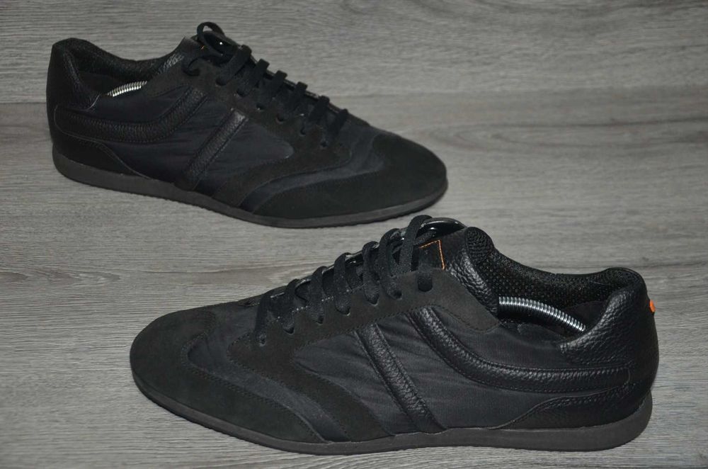Продам кросівки замша Фірма Hugo Boss.