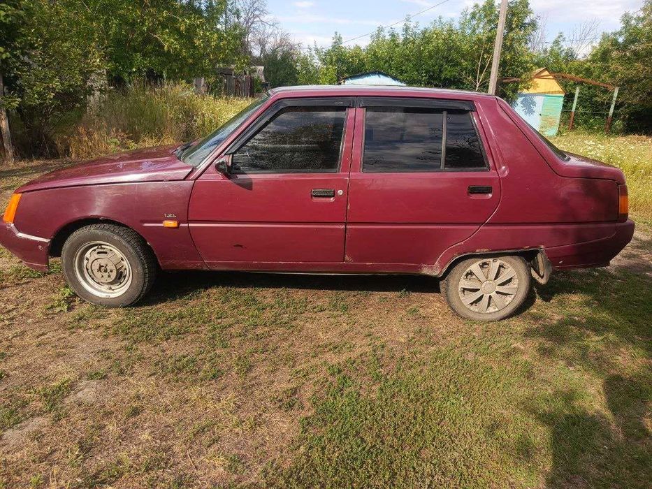 Машина Заз Славута 2004 рік