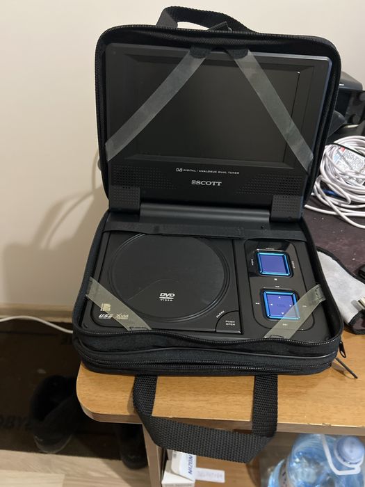 Telewizja samochodowa z dvd Scott