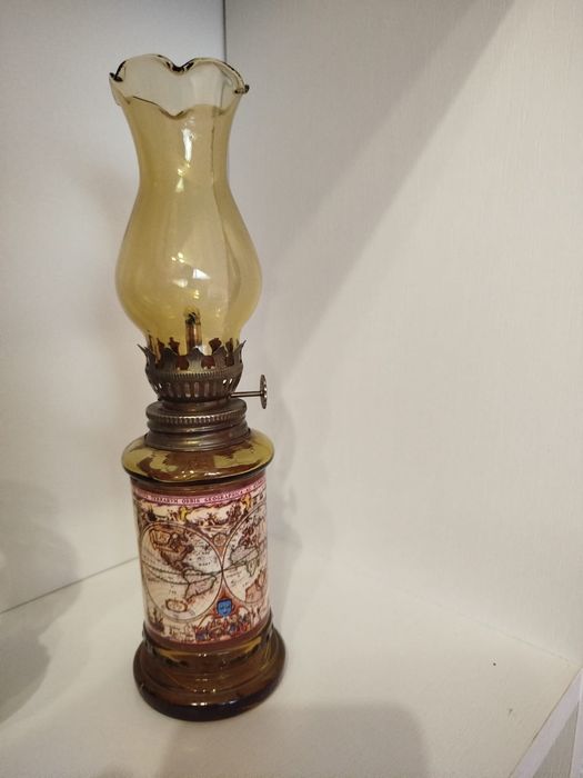 Вінтажні міні гасові лампи.