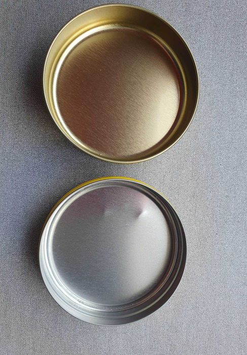 Caixas de lata Klover e Tyrosolvetter para colecção