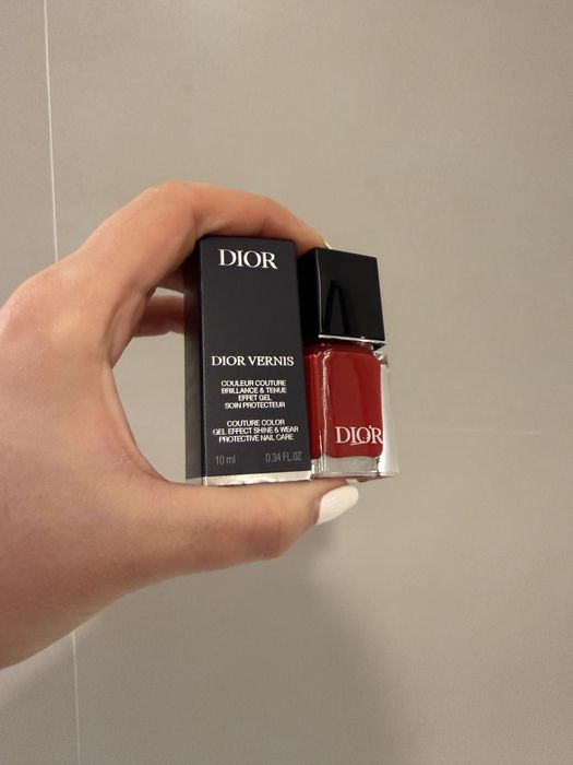 Dior lakier do paznokci z efektem żelu