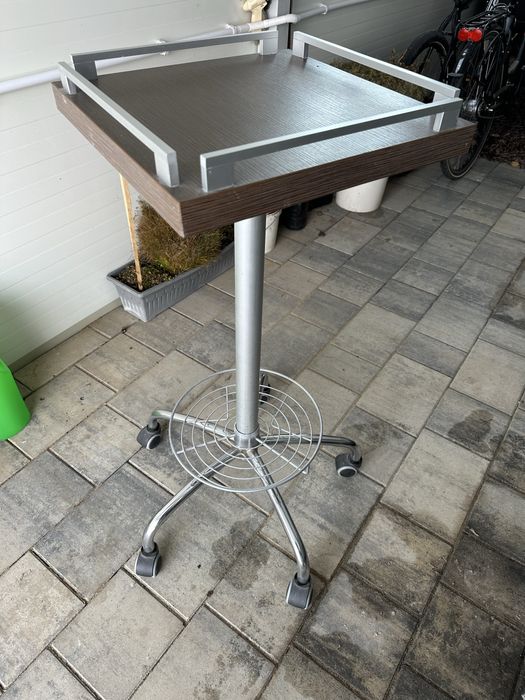 Pomocnik fryzjerski stojak