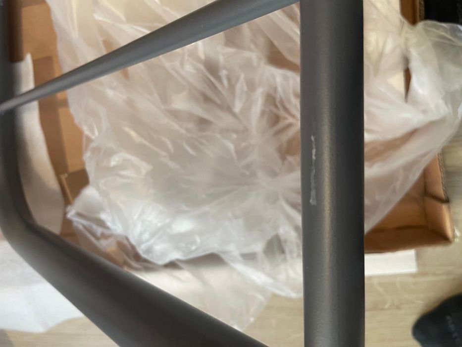 Base de cama, nunca usada mas com defeitos.