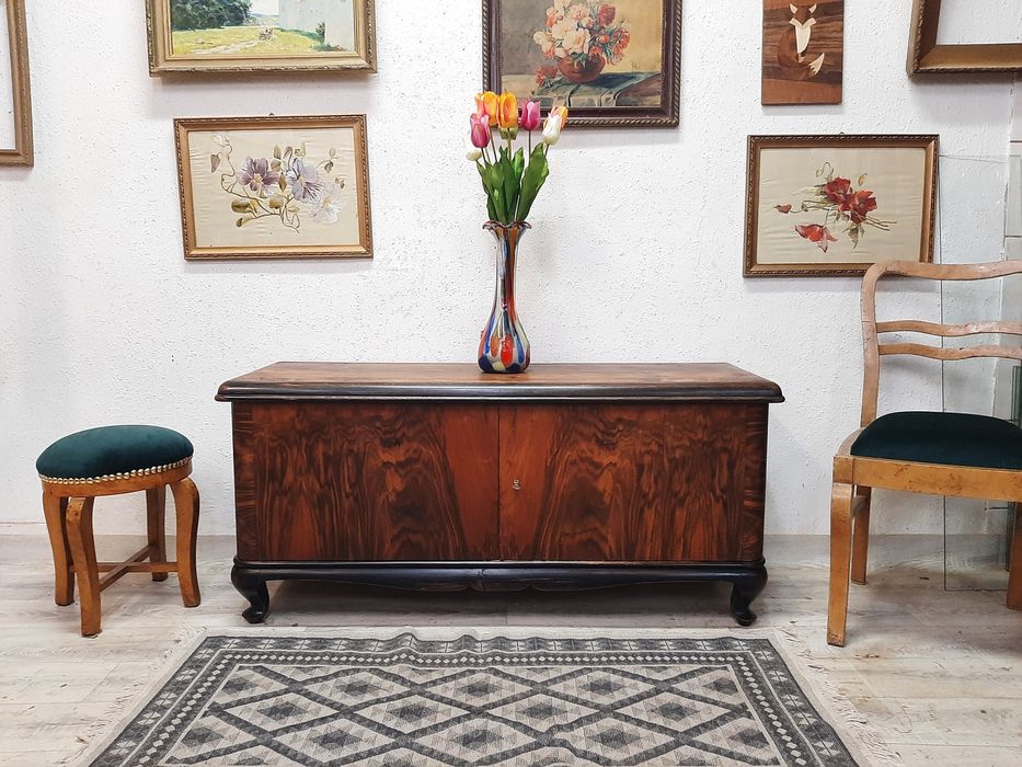 Komoda vintage po czesciowej renowacji