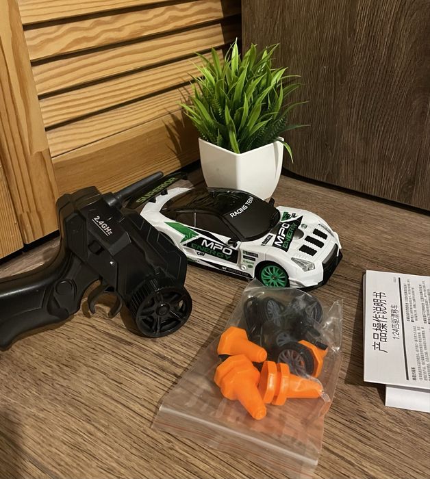 Дрифт машинка на радеокеруванні