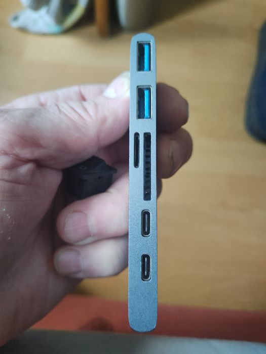 Koncentrator 7w1 - 2xUSB + czytnik kart SD / TF + 2x USB-C + HDMI dla