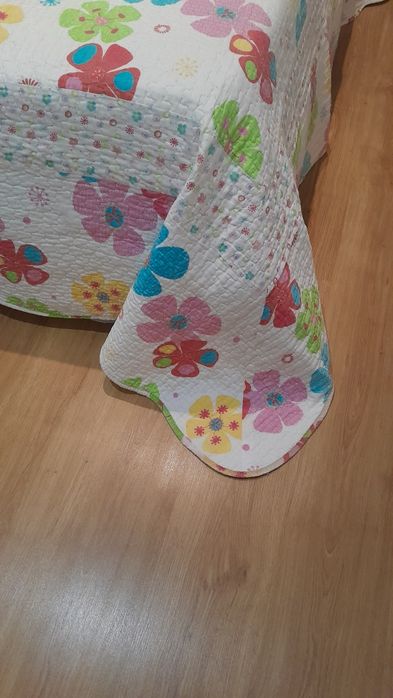 COLCHA FLORAL - Cama casal