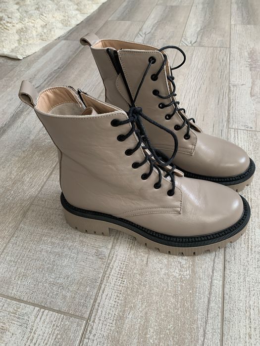 Ботинки жіночі в ідеальному стані