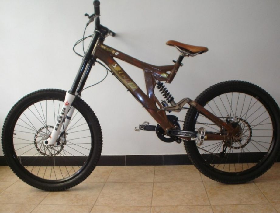 Продам раму Specialized big hit 3