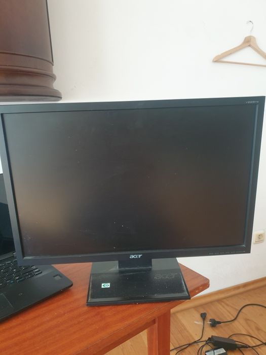 Monitor Acer v223 pw