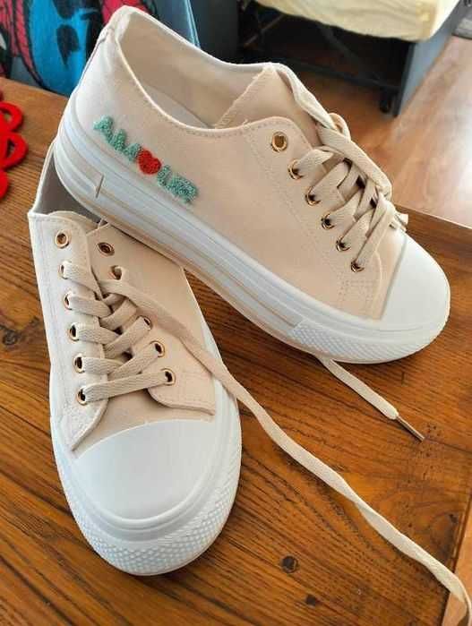 Trampki beżowe nowe