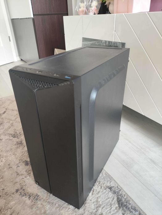 PC R7 2700 / RX590 / 16GB RAM / 500GB SSD