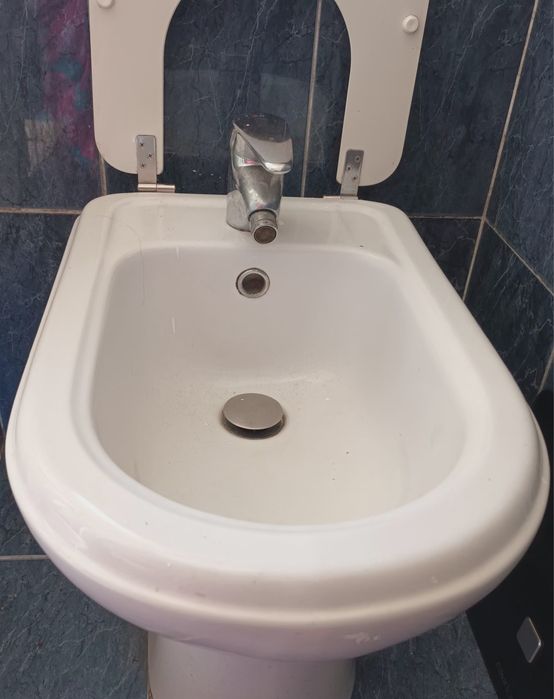 Bidé com tampa da Indusa