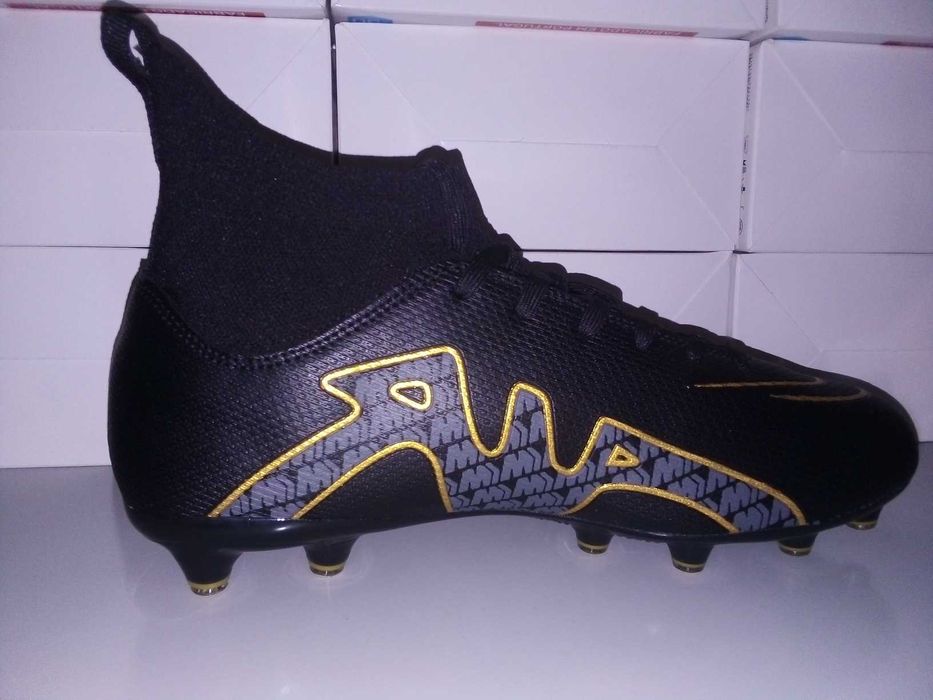 Chuteiras Air Zoom para relva sintetica