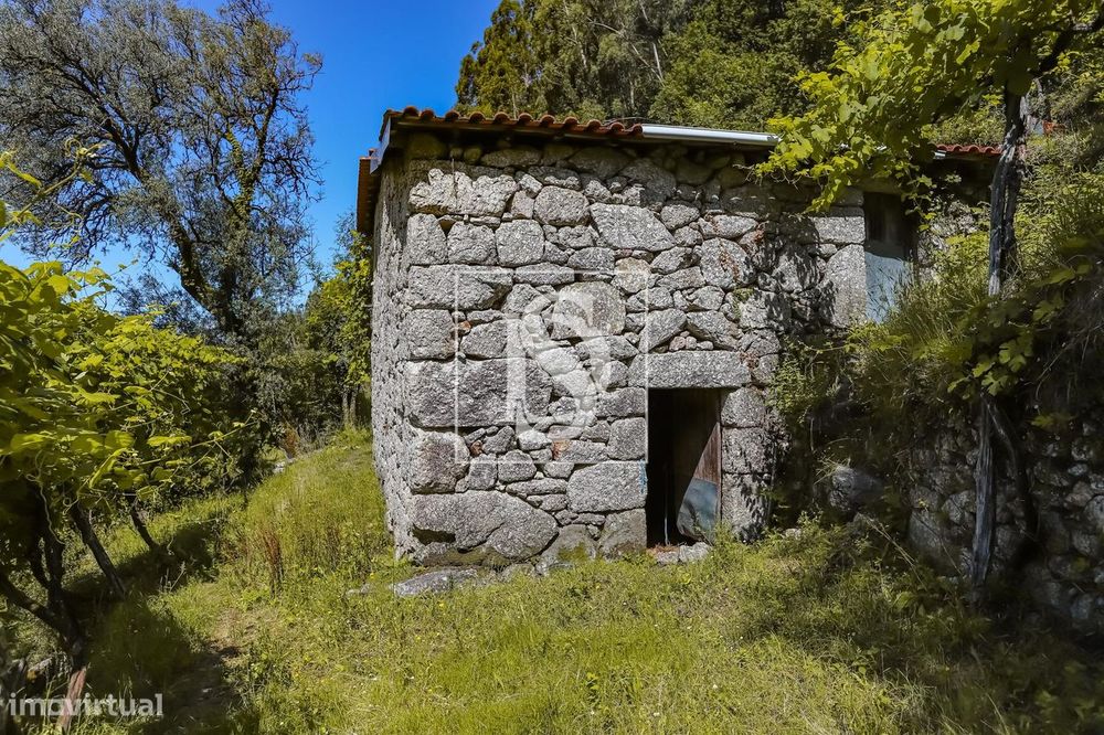 Moradia para Restaurar T2 Venda em Carvalheira,Terras de Bouro