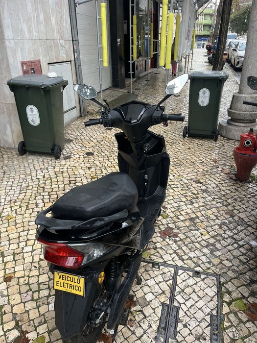 Moto elétrica em bom estado